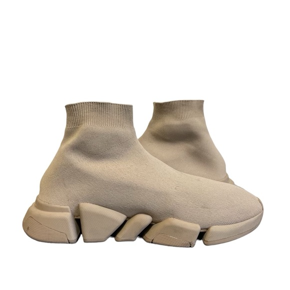 Balenciaga Runner 2.0 Knit Monocolor - Picture 2 of 8